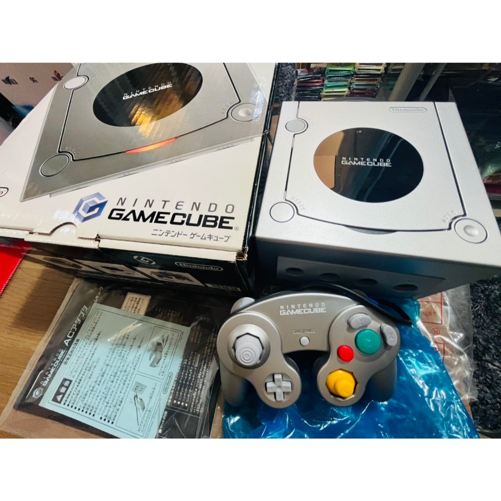 งานกล่อง Like new กับ Nintendo GameCube สีพิเศษ Silver สภาพสวยงามปิ๊งๆ เลขเครื่องตรงคู่มือ อุปกรณ์ครบถ้วน