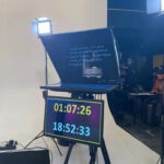 Hotselling 22 inch selfreversing monitor talent broadcast equipment professional TV studio prompter for television